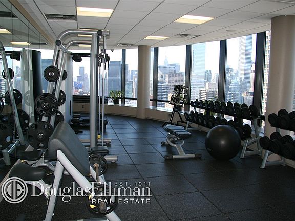 4th image of 265 E 66th St APT 33B
