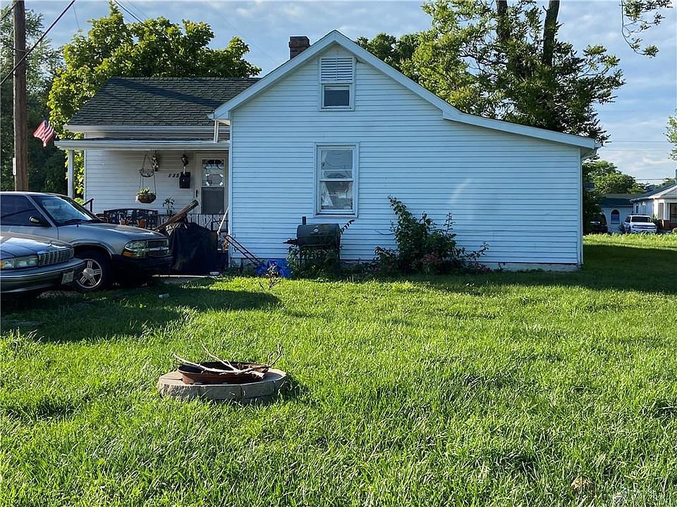 2nd image of 135 Evans Ave