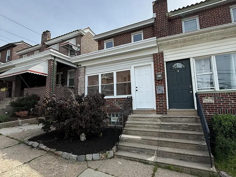 4619 Silverwood St — Photo 15