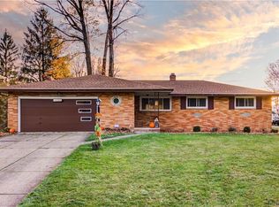 1092 E Dartmoor Ave, Seven Hills, OH
