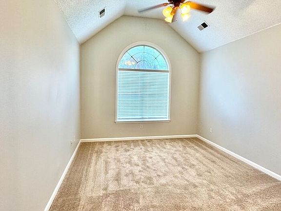5th image of 2267 Purple Leaf Ln