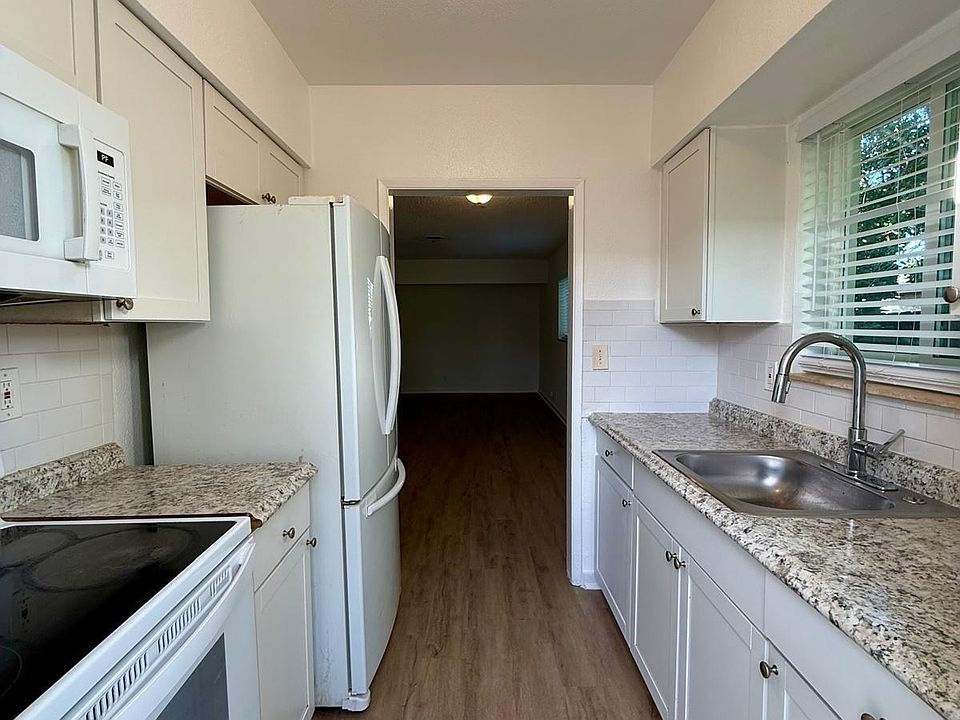 1st image of 3221 NE 7th Ave APT D