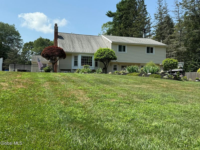2nd image of 114 Okara Drive