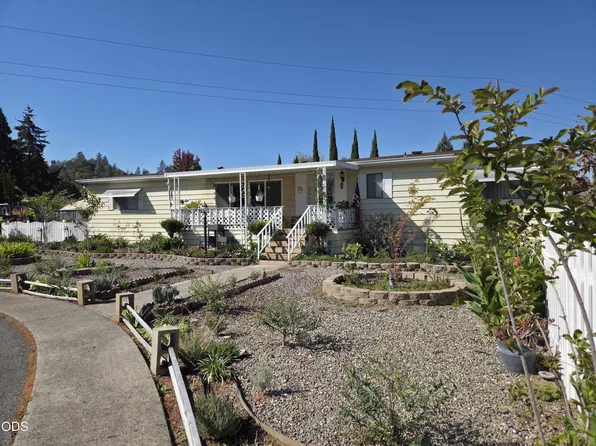 1094 Lee Roze Ln, Grants Pass, OR 97527