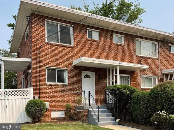 4939 Winthrop St, Oxon Hill, MD 20745