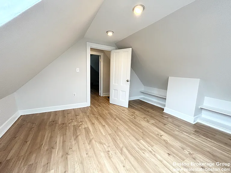 13 Saratoga St #2 — Photo 8