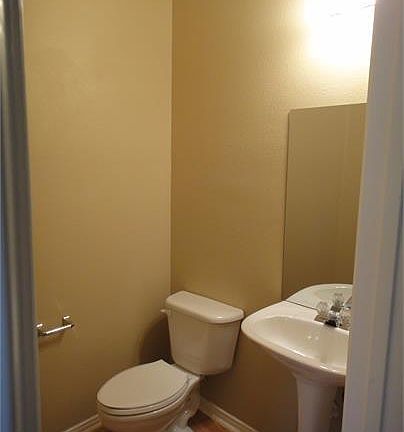5th image of 10231 Waterbury Dr