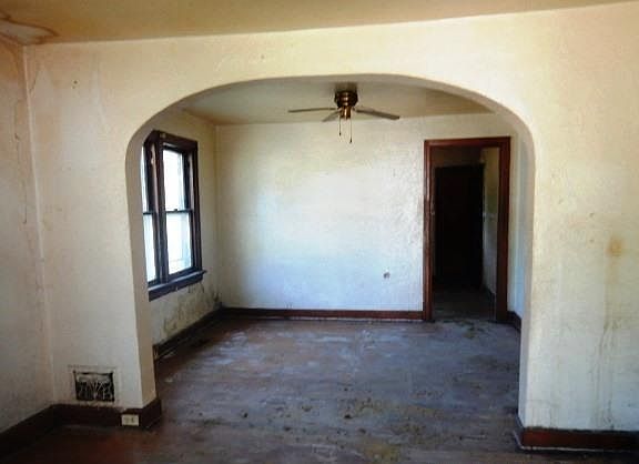 2nd image of 831 Marvin Ave