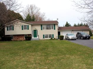 65 Anytrell Dr, Webster, NY 14580