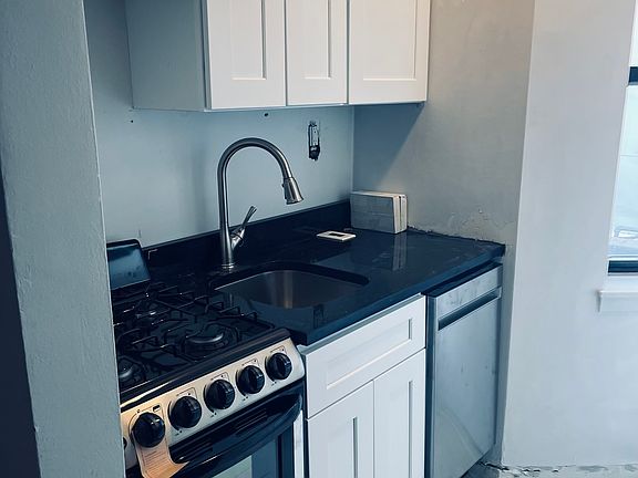2nd image of 218 E 81st St #2RE
