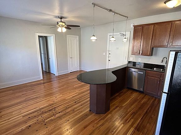 5th image of 2300 Harriet Ave S #304