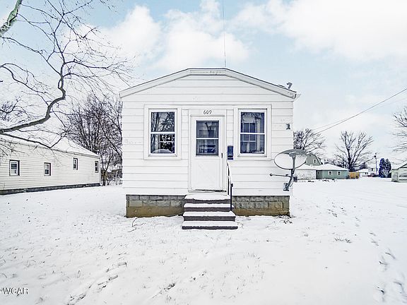 2nd image of 609 Congress St
