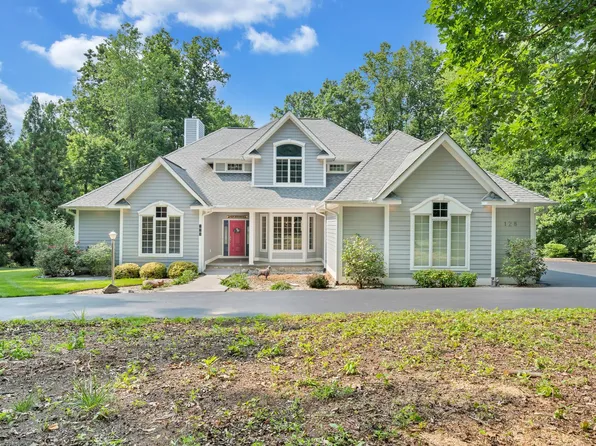 128 Galley Dr, Moneta, VA 24121