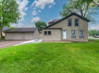 324 N Chestnut St, Belle Plaine, MN 56011