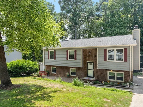 105 Otter Dr, Cary, NC 27513