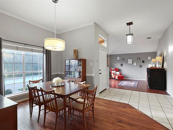 5th image of 1111 Aylesbury Dr