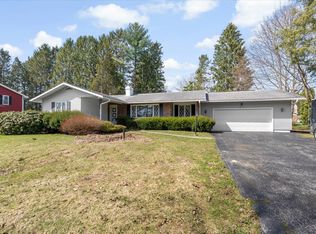 214 Woodspath Rd, Liverpool, NY 13090