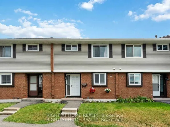 5 Hadley Cir #21, Ottawa, ON K2H 6P1
