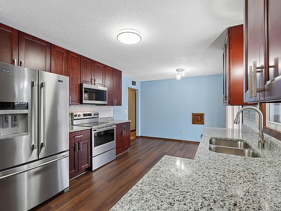 5th image of 1051 Tiller Ln
