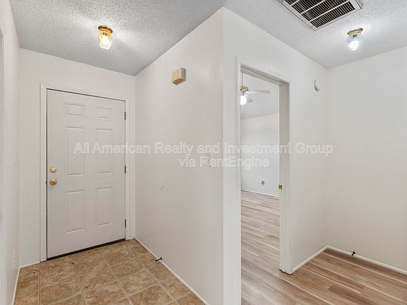3rd image of 510 Woodland Park Cir