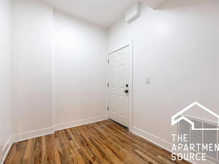 1742 N California Ave #3R — Photo 16