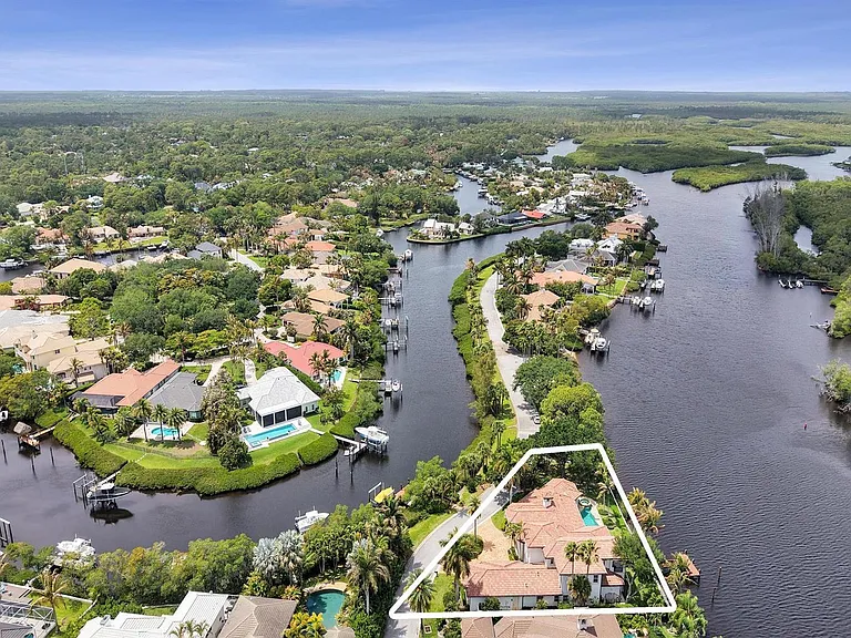 18669 SE Palm Island Ln — Photo 57