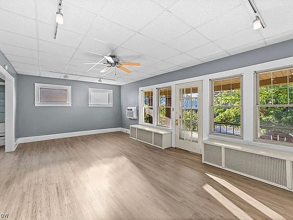 2nd image of 14724 Clifton Blvd #2