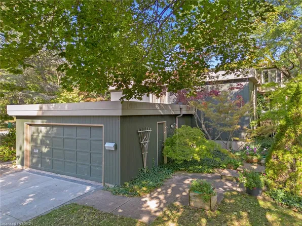 348 Browning Pl, Waterloo, ON N2L 2W3