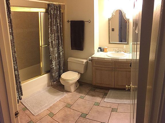4th image of 450 W Dryden St APT 106