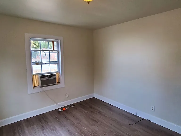 905 Grayland St #B — Photo 6