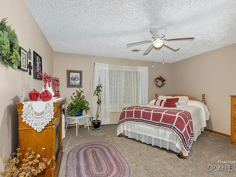 167 Holiday Dr — Photo 5