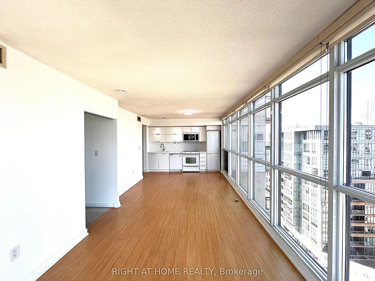 25 Capreol Ct #2507 — Photo 12