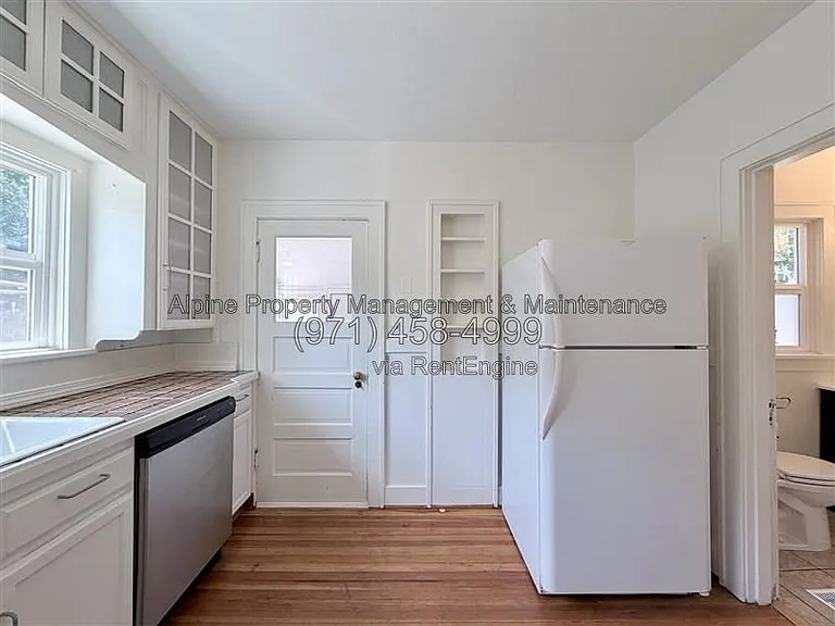 6425 N Curtis Ave — Photo 14