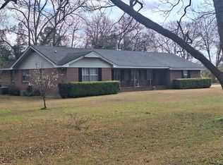 55 Robin Hood Rd, Reynolds, GA 31076