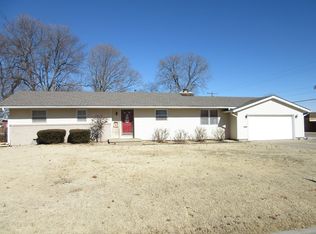 501 Fairway Ln, Fort Scott, KS 66701