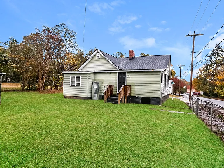 1093739_017_front_view_13317347.jpg