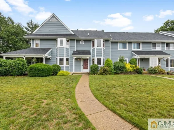 54 Regal Dr, Monmouth Junction, NJ 08852