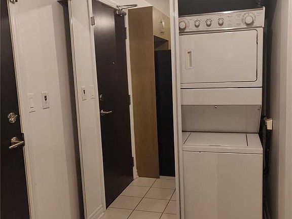 2nd image of 3504 Hurontario St #1208