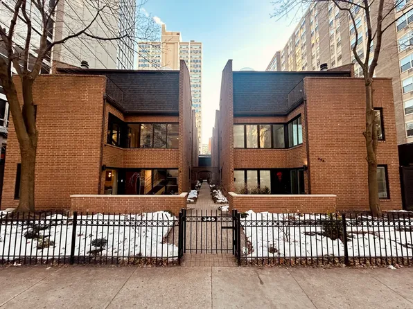 (undisclosed Address), Chicago, IL 60657