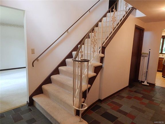 4th image of 6477 Poplar Ct