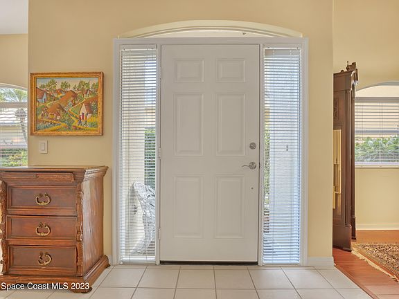 5th image of 135 Aquarina Blvd