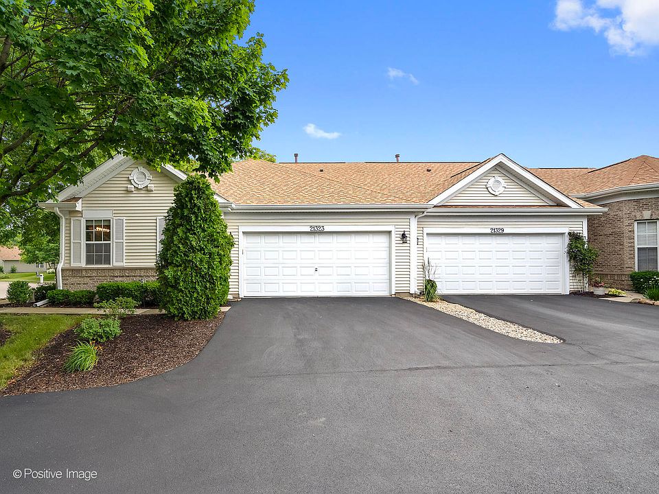 2nd image of 21323 W Juniper Ln #21323
