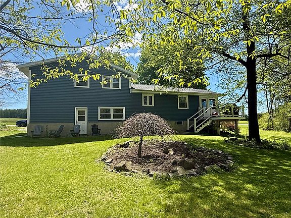 2nd image of 516 Auburn Rd