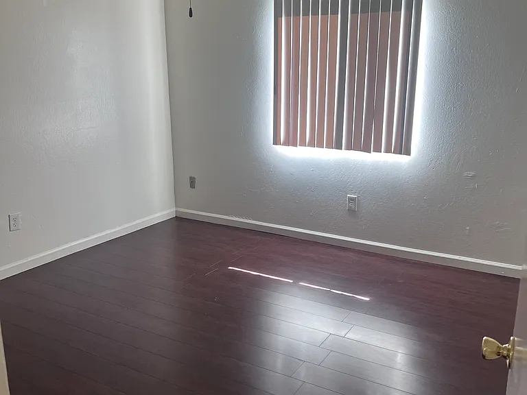 Westchester Place Apartments — Photo 14
