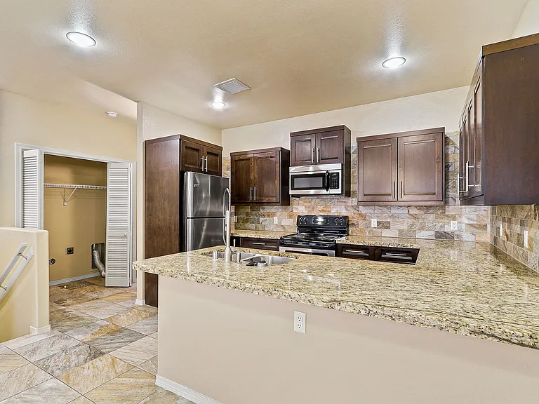 5501 N Stanton St #18 — Photo 30