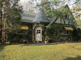 11 Summit St, Huntington, NY 11743