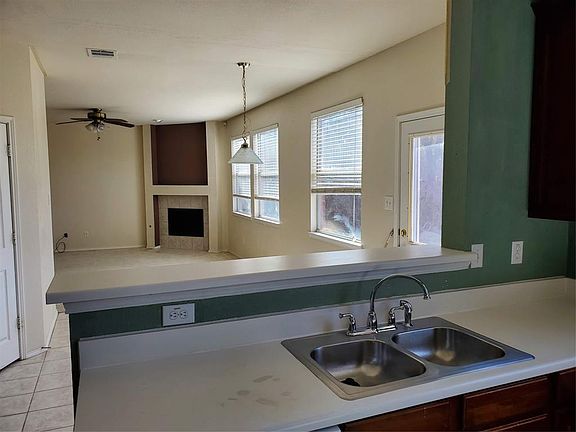 4th image of 1108 Timberlake Ln
