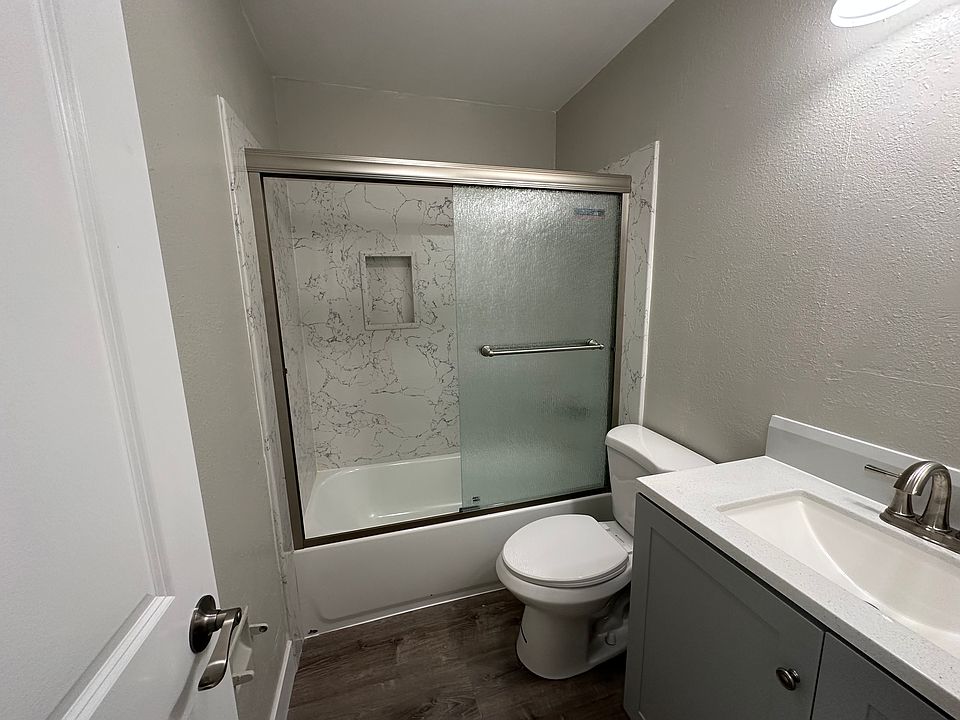 1st image of 235 Fairchild Dr APT 10