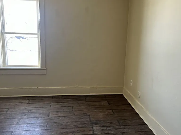 232 N Nash St — Photo 3