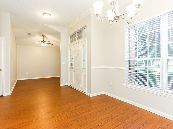5th image of 3753 Briar Ln